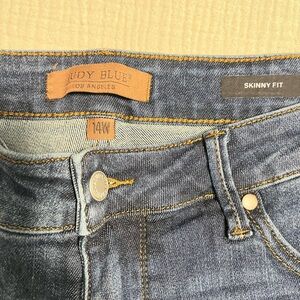 Judy Blue Skinny Blue Jeans Medium-Dark Wash